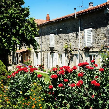 Les Noyers Aulnay Bed & Breakfast Aulnay  Eksteriør bilde